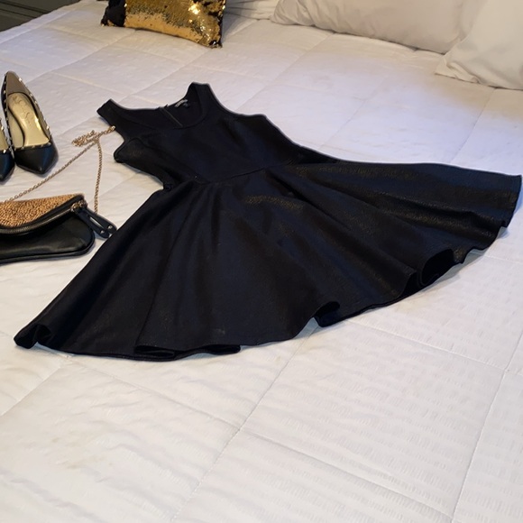 Express Dress - Picture 2 of 6